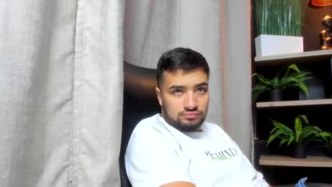 Snapshot of mathews_colton1 chatting on 06-11-26, 11:41 Mathews online show from 06-11-26, 11:41