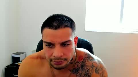 Snapshot of mathews_roses chatting on 12-16-25, 03:39 Marck Mathews online show from 12-16-25, 03:39