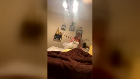 mathislauraashley2023 online show from 04-02-26, 10:29