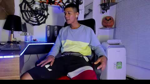 Snapshot of matiasleonel chatting on 10-28-25, 06:39 matiasleonel online show from 10-28-25, 06:39