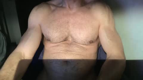 Snapshot of matiasmartin2030 chatting on 03-01-26, 12:56 MatiasMatureMuscle online show from 03-01-26, 12:56