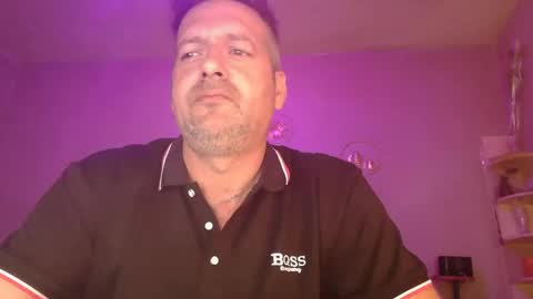 Snapshot of matrike1 chatting on 05-10-26, 02:44 matrike1 online show from 05-10-26, 02:44