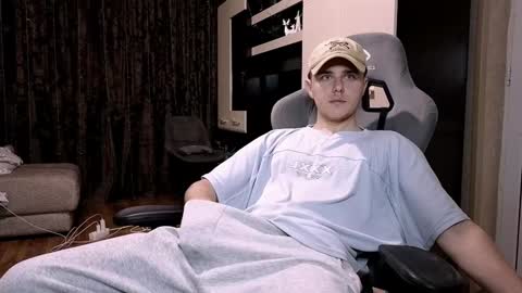 Snapshot of matt_aniston chatting on 01-31-25, 11:24 Matt online show from 01-31-25, 11:24