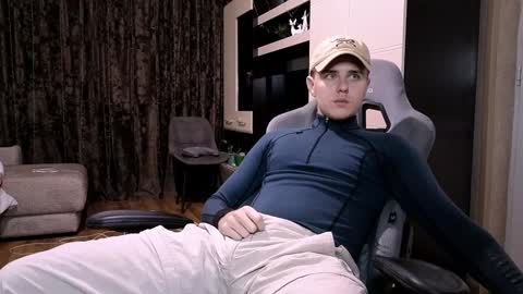 Snapshot of matt_aniston chatting on 02-09-25, 04:04 Matt online show from 02-09-25, 04:04