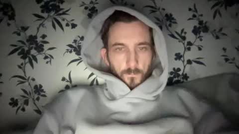 Snapshot of mattcarta chatting on 01-12-25, 11:50 mattcarta online show from 01-12-25, 11:50