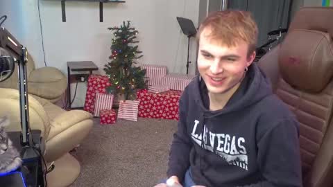 Snapshot of mattcashxxx chatting on 12-15-24, 05:10 Matt Cash online show from 12-15-24, 05:10