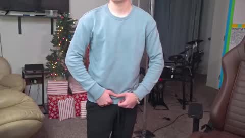 Snapshot of mattcashxxx chatting on 12-30-24, 02:09 Matt Cash online show from 12-30-24, 02:09