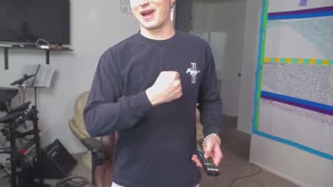 Snapshot of mattcashxxx chatting on 01-20-25, 02:01 Matt Cash online show from 01-20-25, 02:01