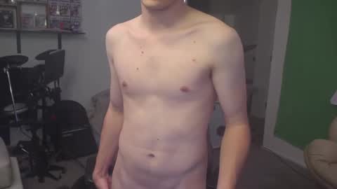 Snapshot of mattcashxxx chatting on 09-18-25, 01:18 Matt Cash online show from 09-18-25, 01:18