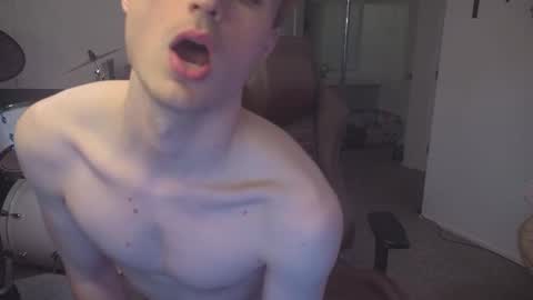 Snapshot of mattcashxxx chatting on 10-12-25, 01:04 Matt Cash online show from 10-12-25, 01:04