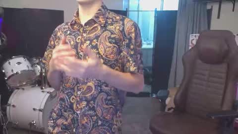 Snapshot of mattcashxxx chatting on 10-25-25, 01:24 Matt Cash online show from 10-25-25, 01:24