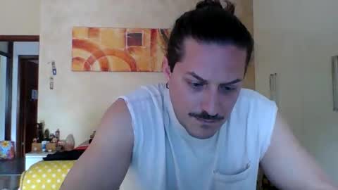 Snapshot of matteushh87 chatting on 05-14-26, 08:21 matteushh87 online show from 05-14-26, 08:21