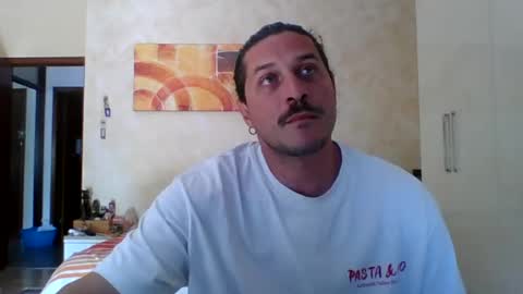 Snapshot of matteushh87 chatting on 05-18-26, 10:21 matteushh87 online show from 05-18-26, 10:21
