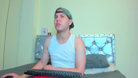 Snapshot of matthew_gill chatting on 05-01-26, 11:59 matthewlatinc online show from 05-01-26, 11:59