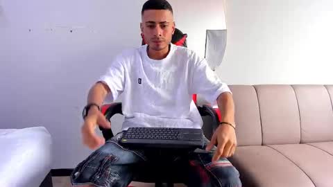 Matthew online show from 12-22-25, 04:04