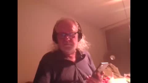 Snapshot of matthy60 chatting on 09-21-25, 03:08 Matthias online show from 09-21-25, 03:08