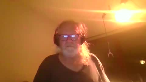 Snapshot of matthy60 chatting on 09-28-25, 10:04 Matthias online show from 09-28-25, 10:04