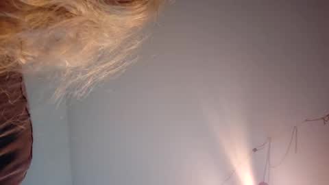 Snapshot of matthy60 chatting on 10-02-25, 07:48 Matthias online show from 10-02-25, 07:48