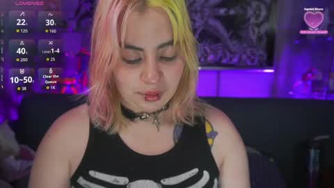 Snapshot of matti_sofia chatting on 05-19-26, 11:05 TATIANA AND ROUS online show from 05-19-26, 11:05