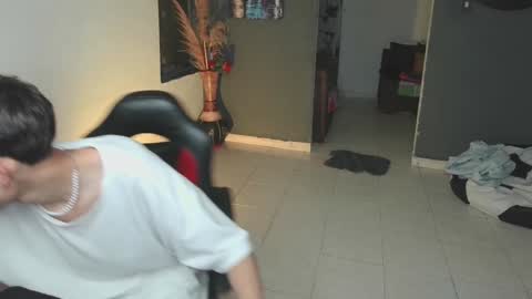 mattias     online show from 02-04-25, 02:49