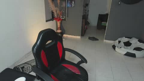 mattias     online show from 02-05-25, 06:15