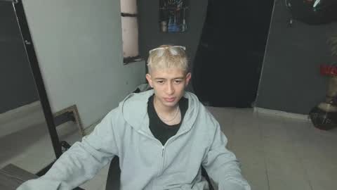 mattias     online show from 02-23-25, 05:29