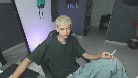 mattias     online show from 03-07-25, 11:05