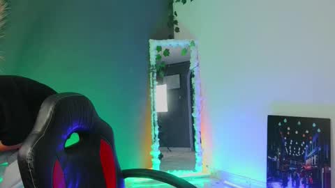 mattias     online show from 09-29-25, 03:44