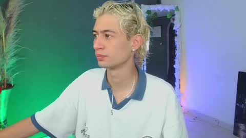 mattias     online show from 10-04-25, 04:16