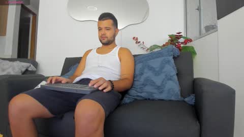 Snapshot of mattmeness chatting on 11-04-25, 10:47 MattMeness online show from 11-04-25, 10:47