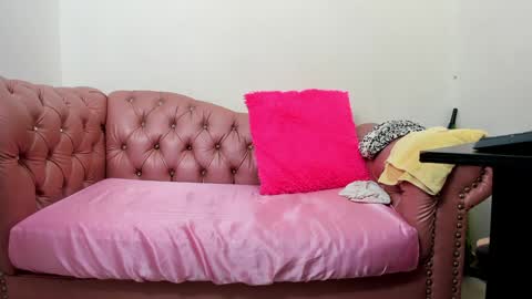 Snapshot of mature_beautiful chatting on 12-28-24, 12:24 Lucy online show from 12-28-24, 12:24