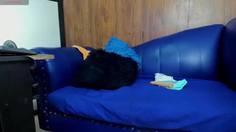 Snapshot of mature_beautiful chatting on 02-14-25, 03:15 Lucy online show from 02-14-25, 03:15