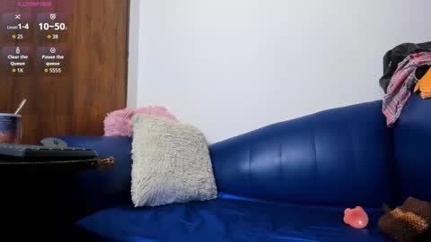 Snapshot of mature_beautiful chatting on 09-10-25, 12:05 Lucy online show from 09-10-25, 12:05
