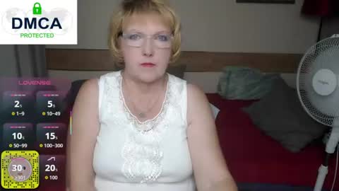 Snapshot of mature_blonde7 chatting on 06-15-26, 05:15 Lana online show from 06-15-26, 05:15