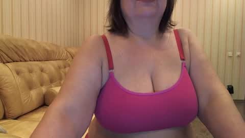 Snapshot of mature_cat chatting on 01-22-25, 02:37 Cat online show from 01-22-25, 02:37