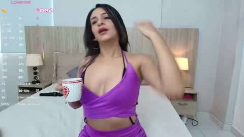 Snapshot of mature_katerin chatting on 10-11-25, 11:31 katerin online show from 10-11-25, 11:31