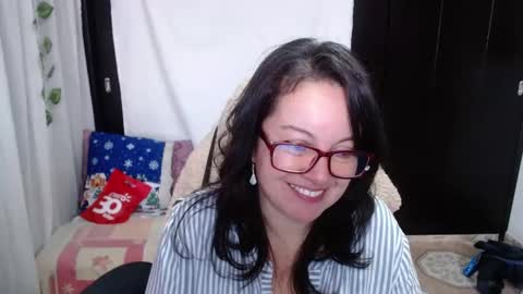 Snapshot of mature_wolf chatting on 12-14-24, 02:53 Sonia online show from 12-14-24, 02:53