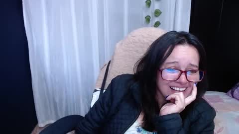 Snapshot of mature_wolf chatting on 01-09-25, 03:55 Sonia online show from 01-09-25, 03:55