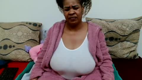 Snapshot of maturedbootyqueen chatting on 07-29-26, 10:41 QUEEN online show from 07-29-26, 10:41