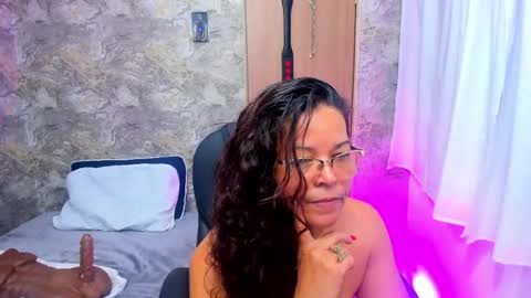 Snapshot of maturepure_ chatting on 06-06-26, 12:16 maturepure_ online show from 06-06-26, 12:16