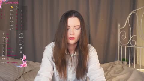 Snapshot of maudhaskell chatting on 02-06-25, 04:14 Lily online show from 02-06-25, 04:14