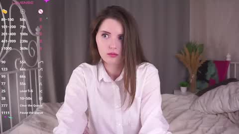 Snapshot of maudhaskell chatting on 03-09-25, 09:25 Lily online show from 03-09-25, 09:25