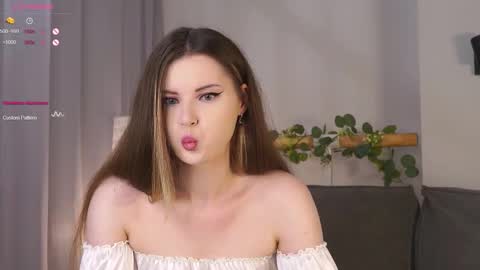 Snapshot of maudhaskell chatting on 09-11-25, 03:56 Lily online show from 09-11-25, 03:56