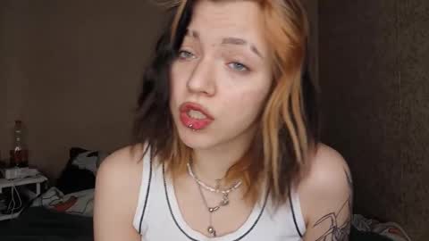 Mia online show from 03-09-26, 12:42