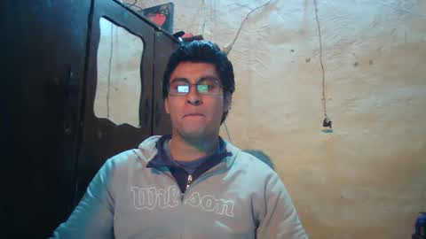 Snapshot of maurodirty chatting on 01-12-25, 08:46 Mauro online show from 01-12-25, 08:46