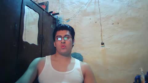 Snapshot of maurodirty chatting on 01-20-25, 05:26 Mauro online show from 01-20-25, 05:26