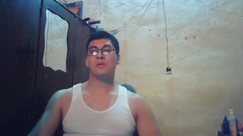 Snapshot of maurodirty chatting on 03-04-25, 05:53 Mauro online show from 03-04-25, 05:53