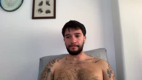 Snapshot of mauuu17 chatting on 10-27-25, 02:43 mauuu17 online show from 10-27-25, 02:43