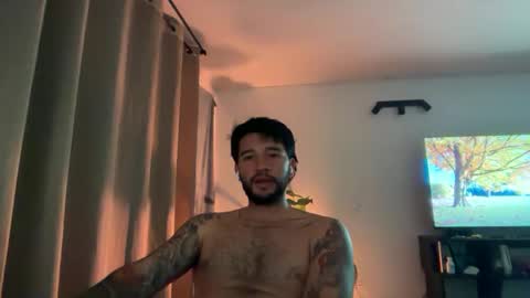 Snapshot of mauuu17 chatting on 10-28-25, 05:22 mauuu17 online show from 10-28-25, 05:22