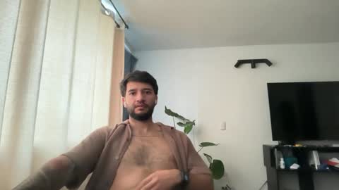 Snapshot of mauuu17 chatting on 10-28-25, 06:10 mauuu17 online show from 10-28-25, 06:10